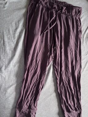 Lululemon Lost in Leisure Crop Joggers